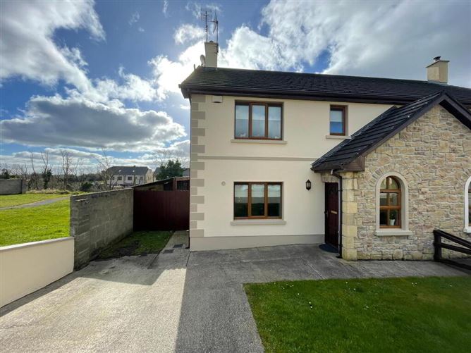 21 Knockroe Park, Castlerea, Roscommon