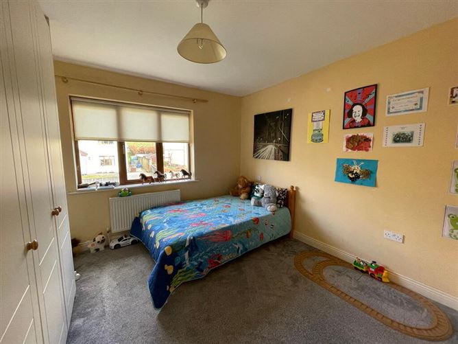 21 Knockroe Park, Castlerea, Roscommon