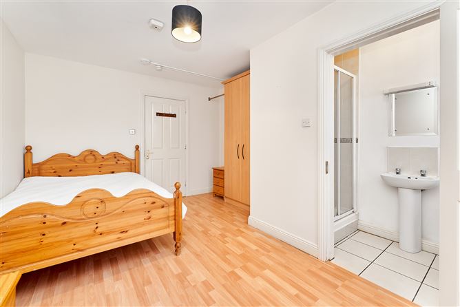 2 Chestnut Square, Navan, Meath