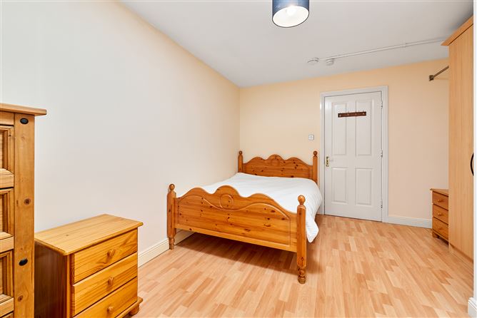 2 Chestnut Square, Navan, Meath