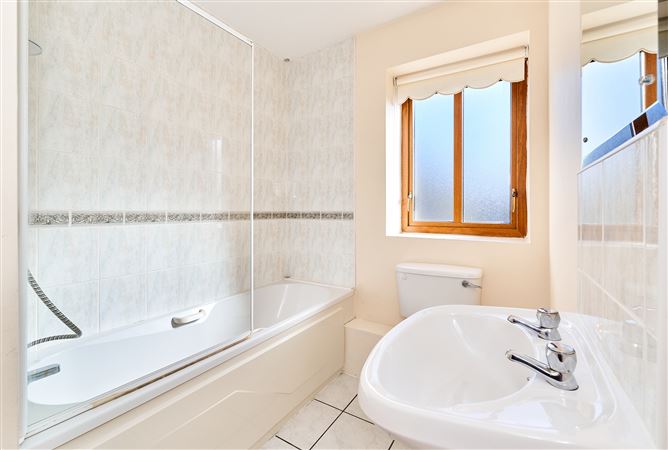 2 Chestnut Square, Navan, Meath