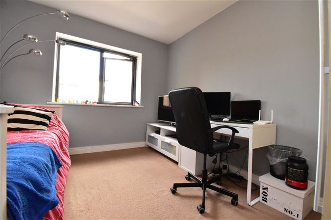 13 Rosse Court Way, Lucan, Dublin