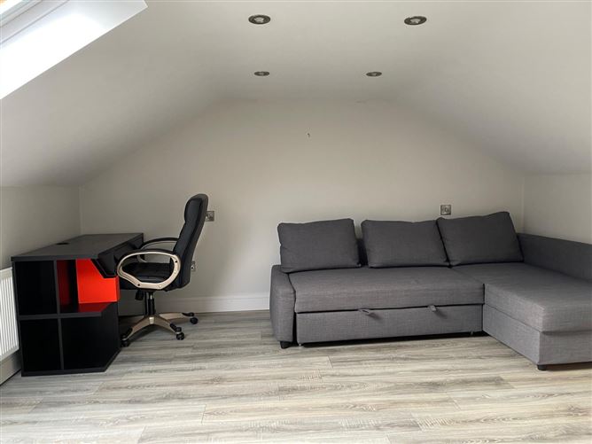 https://photos-a.propertyimages.ie/media/3/3/4/4902433/523a1d94-74bf-4767-a6f0-47b54e05ea28_l.jpg