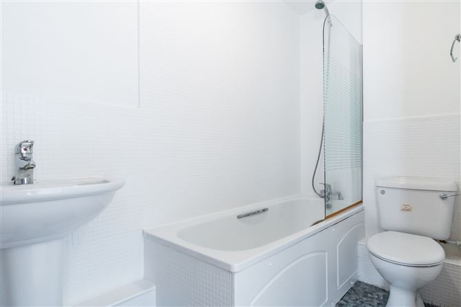 45 Griffith Hall, Drumcondra, Dublin 9