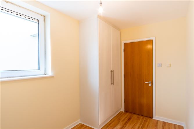 45 Griffith Hall, Drumcondra, Dublin 9