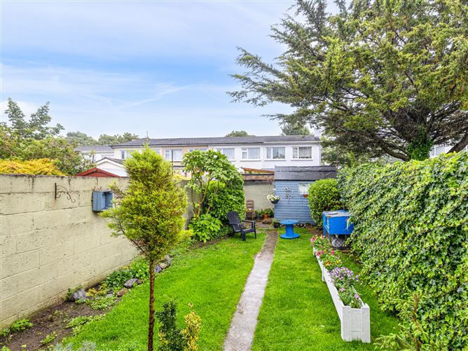 12 Fernwood Avenue, Springfield, Tallaght,   Dublin 24
