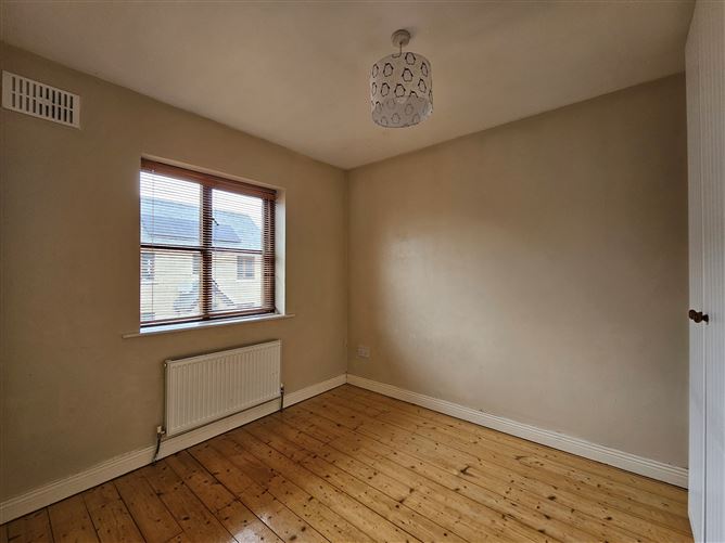 18 The Square, Cnoc na Greine, Kilcullen, Kildare