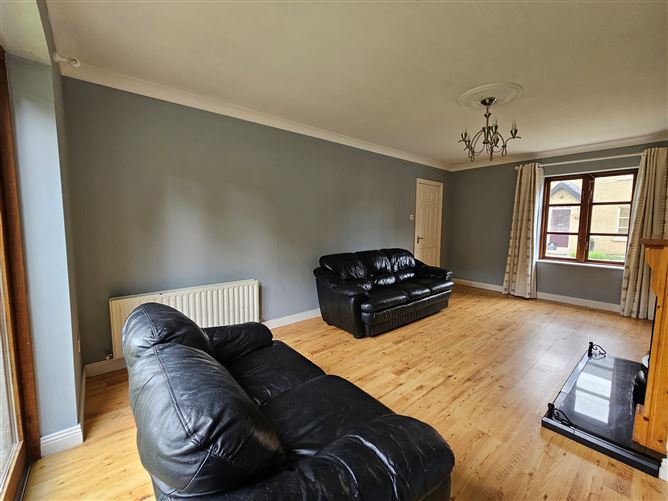 18 The Square, Cnoc na Greine, Kilcullen, Kildare