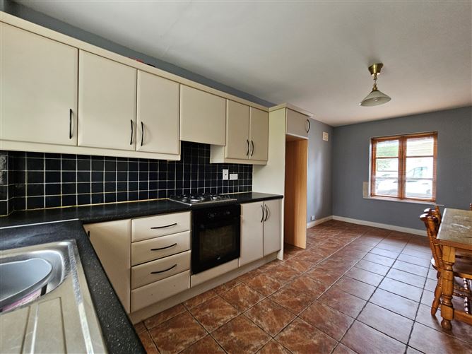 18 The Square, Cnoc na Greine, Kilcullen, Kildare