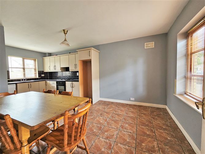18 The Square, Cnoc na Greine, Kilcullen, Kildare