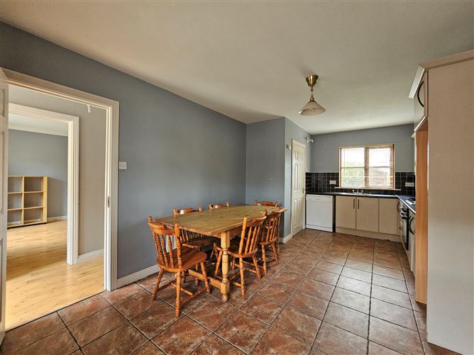 18 The Square, Cnoc na Greine, Kilcullen, Kildare