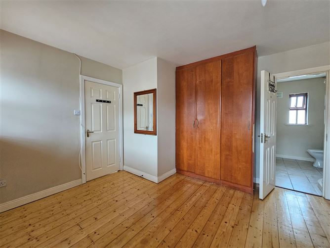 18 The Square, Cnoc na Greine, Kilcullen, Kildare