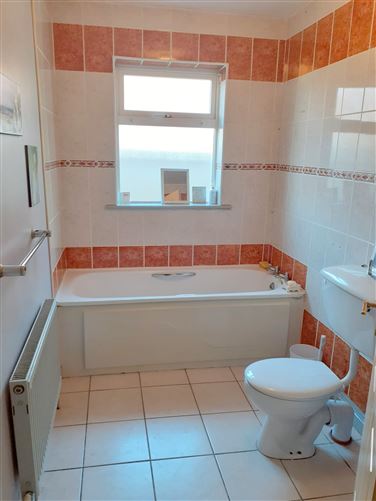 7 THE AVENUE BARNORA, Cahir, Tipperary