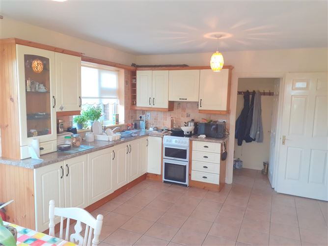 7 THE AVENUE BARNORA, Cahir, Tipperary