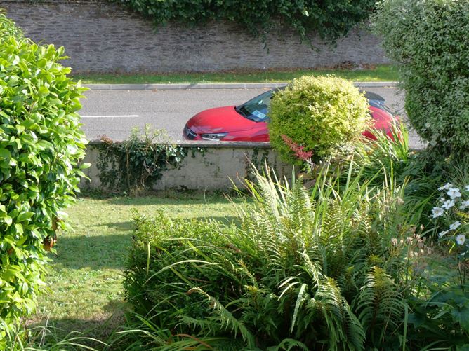 4 Tracton Lawn, Montenotte, Cork