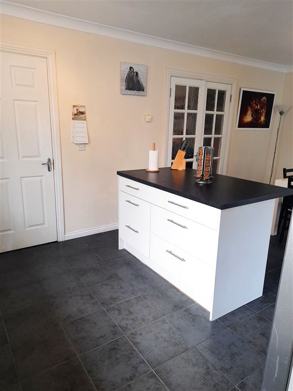 4 Ros Aitinn, Clybaun Road, Knocknacarra, Galway