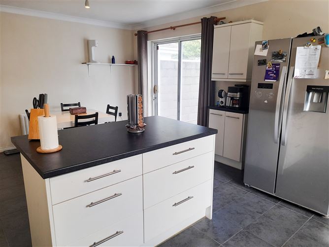 4 Ros Aitinn, Clybaun Road, Knocknacarra, Galway