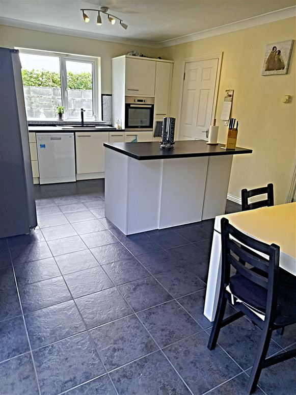 4 Ros Aitinn, Clybaun Road, Knocknacarra, Galway