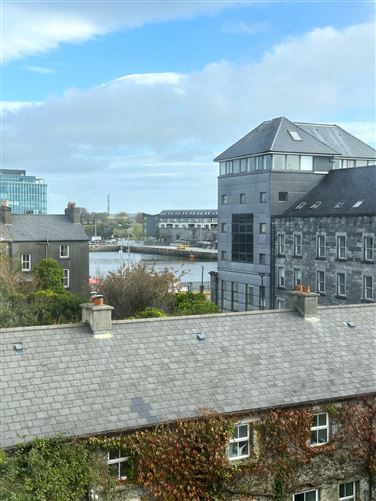 14 Spanish Parade, The Long Walk, Galway