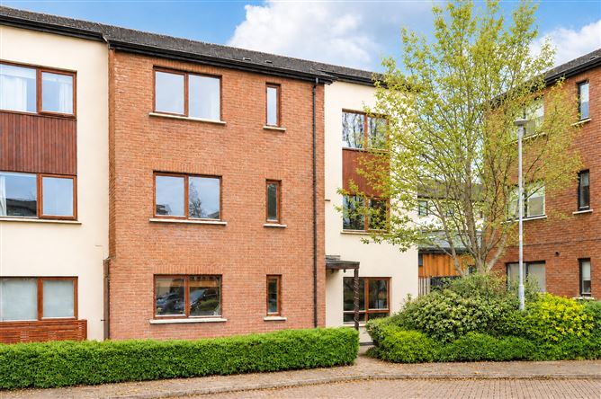 68 Hunters Walk, Hunterswood, Ballycullen, Dublin 24