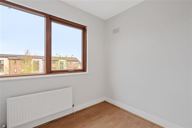 Photo 22 of 27 — 68 Hunters Walk, Hunterswood, Ballycullen, Dublin 24