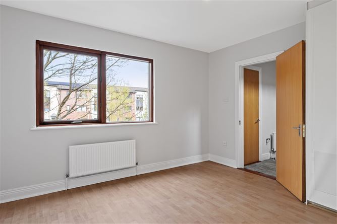 Photo 16 of 27 — 68 Hunters Walk, Hunterswood, Ballycullen, Dublin 24