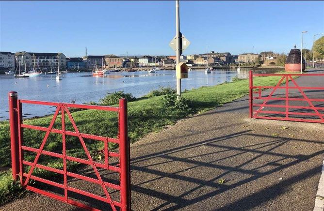 18 Castle House, Davitt's Quay, Dungarvan, Waterford