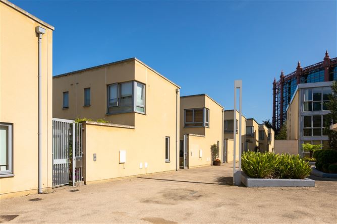 12 The Pidgeon House, The Gasworks, Grand Canal Dk, Dublin 4