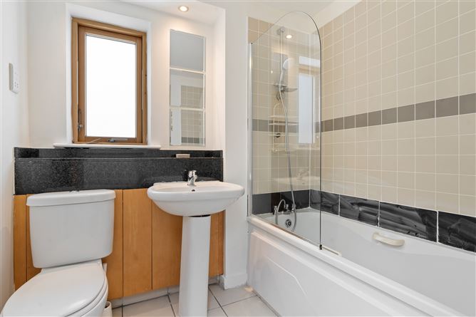 12 The Pidgeon House, The Gasworks, Grand Canal Dk, Dublin 4