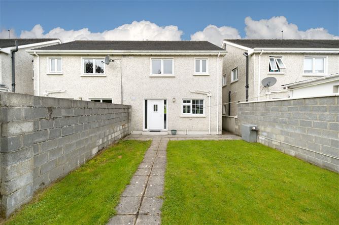 30 Westwood Grove, Clara, Co. Offaly