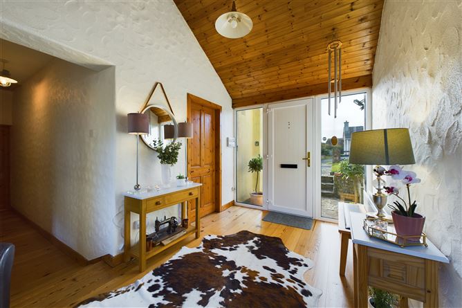 4 Pine Hill, Dunmore East, Waterford