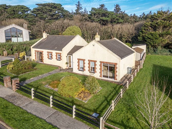 4 Pine Hill, Dunmore East, Waterford