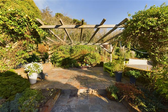 4 Pine Hill, Dunmore East, Waterford