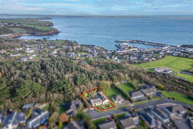 4 Pine Hill, Dunmore East, Waterford