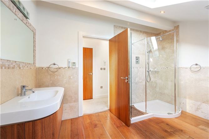 27 Bellevue Park, Booterstown, Co. Dublin