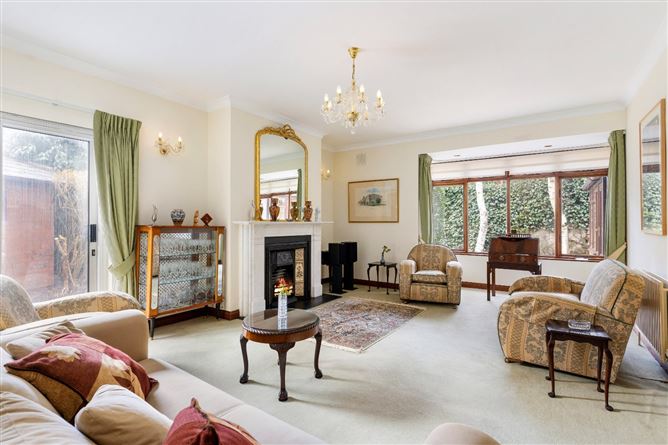 https://photos-a.propertyimages.ie/media/3/3/7/4997733/7ac5bafb-0ef3-46fe-8a22-20d725c9f20c_l.jpg
