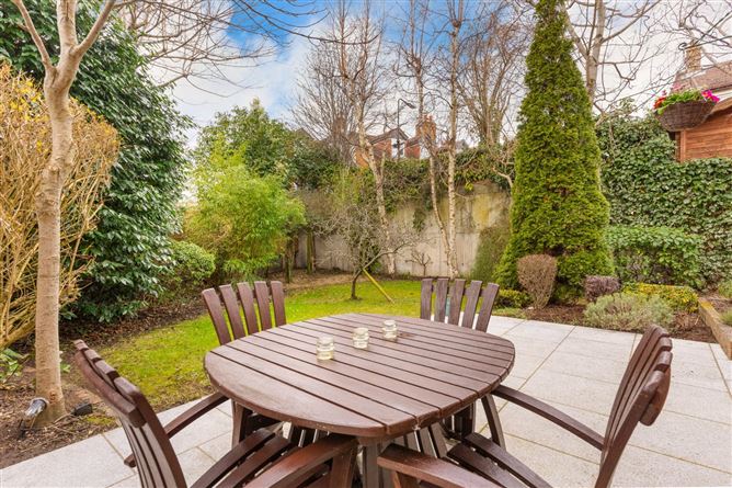 https://photos-a.propertyimages.ie/media/3/3/7/4997733/7ac5bafb-0ef3-46fe-8a22-20d725c9f20c_l.jpg