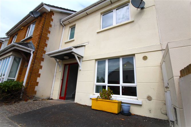 €2,700 / month