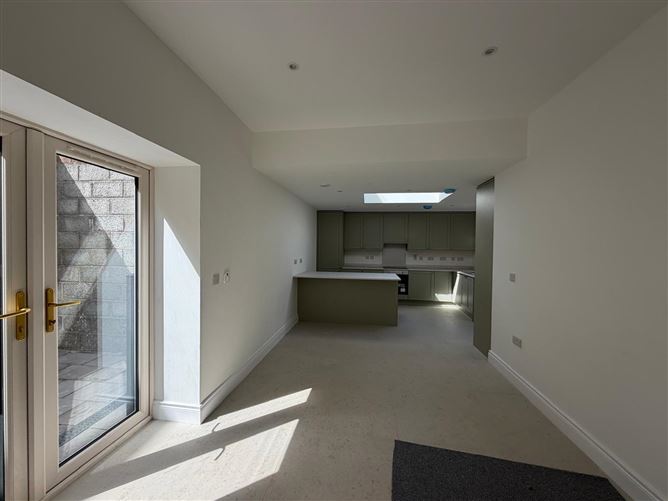 Photo 8 of 18 — 4 Fairgreen Row, Dundalk, Louth