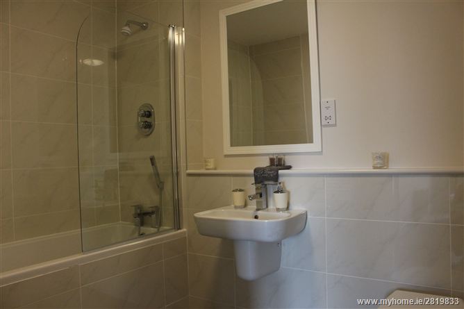 24 Carmanhall Court, Leopardstown,   Dublin 18