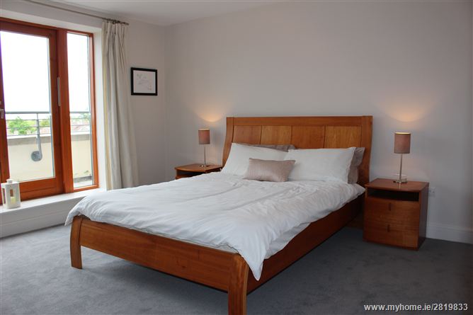 24 Carmanhall Court, Leopardstown,   Dublin 18