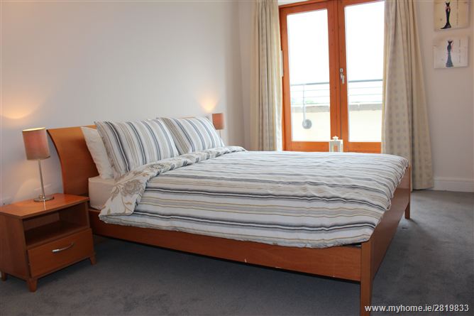 24 Carmanhall Court, Leopardstown,   Dublin 18