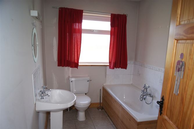 8 Ardbeg, Newbawn, Wexford