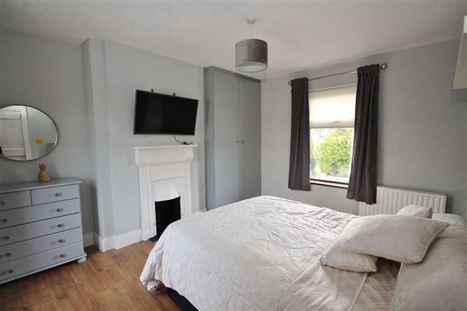 7 Dodsborough Cottages, Lucan, Co. Dublin