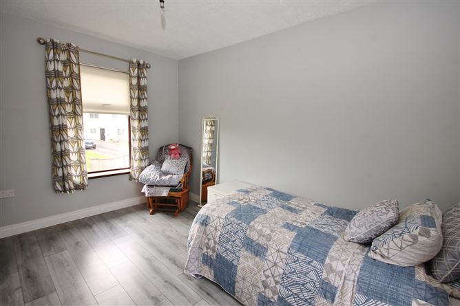 7 Dodsborough Cottages, Lucan, Co. Dublin