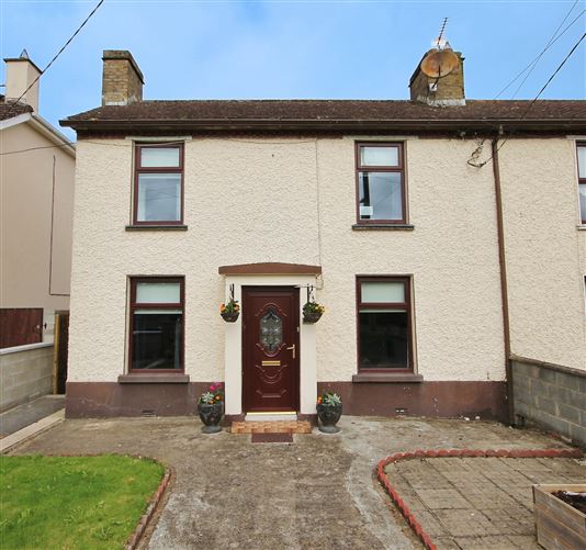 7 Dodsborough Cottages, Lucan, Co. Dublin