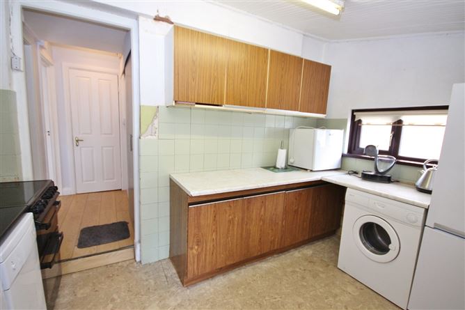 7 Dodsborough Cottages, Lucan, Co. Dublin