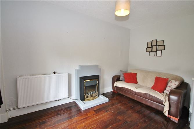 7 Dodsborough Cottages, Lucan, Co. Dublin