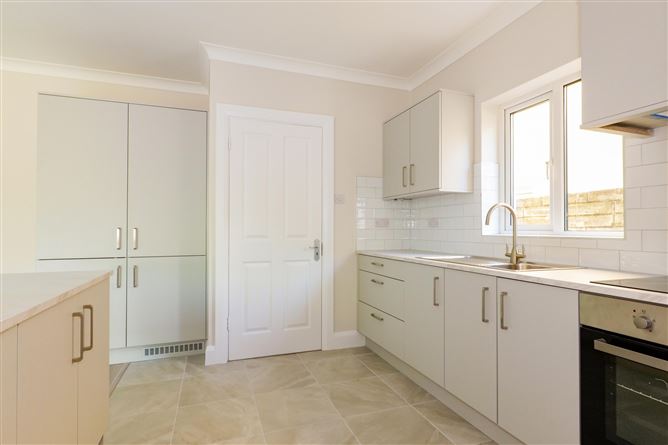 2 Garrai de Brun, Fort Lorenzo, Knocknacarra, Galway