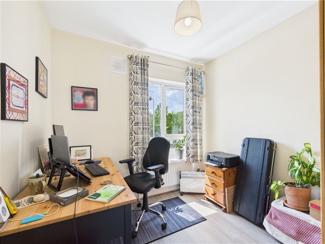 13 Croke Gardens, Thurles, Co. Tipperary